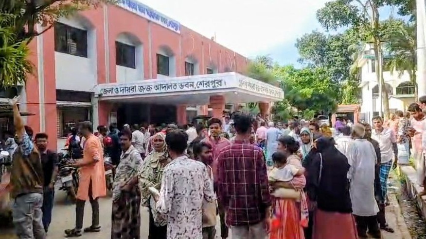 শেরপুরে ১৪ কোটি টাকার সার কালোবাজারি মামলায় কারাগারে ১৫